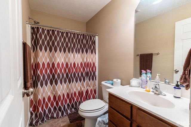3940 Eagle Watch Drive, Evansville, IN 47725