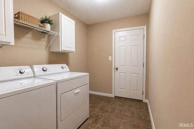 3940 Eagle Watch Drive, Evansville, IN 47725