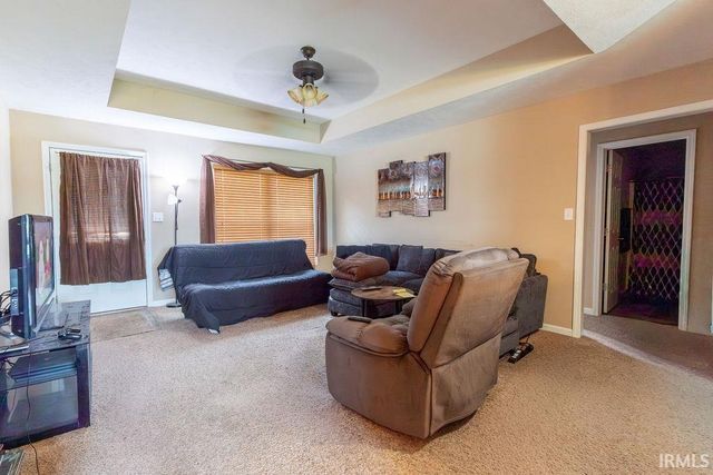 3940 Eagle Watch Drive, Evansville, IN 47725