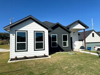 2600 San Gabriel Drive, Granbury, TX 76048