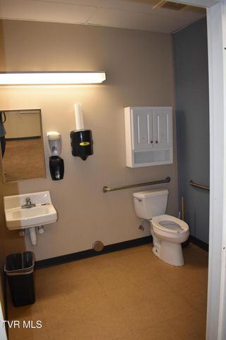 733 West Stone Drive, Kingsport, TN 37660