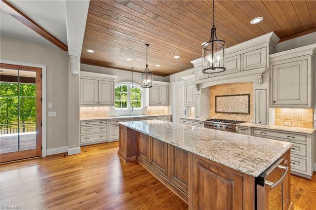 1361 Pheasant Lane, Winston-salem, NC 27106