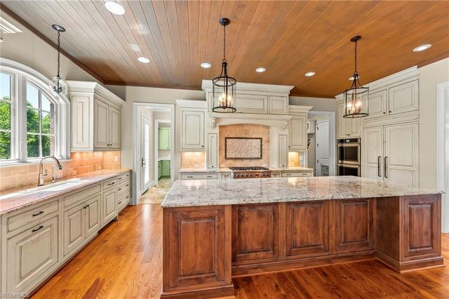 1361 Pheasant Lane, Winston-salem, NC 27106
