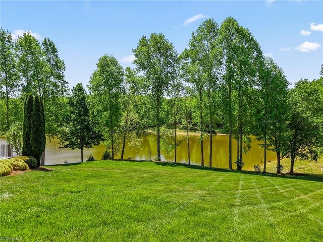 1361 Pheasant Lane, Winston-salem, NC 27106