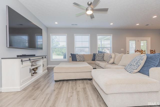 11440 Yerkes Drive, Evansville, IN 47725