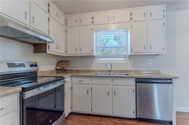 635 Davis Road, Lawrenceville, GA 30046