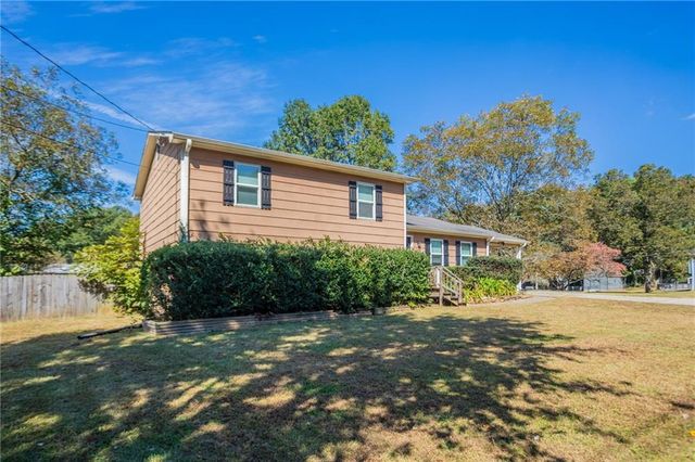 635 Davis Road, Lawrenceville, GA 30046