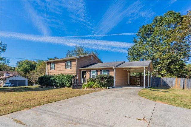 635 Davis Road, Lawrenceville, GA 30046