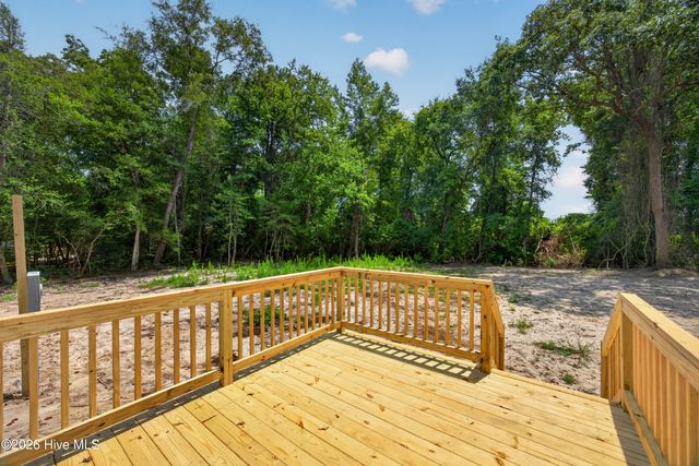 358 Mallard Roost Drive, Saint Helena, NC 28425