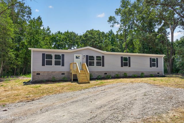 358 Mallard Roost Drive, Saint Helena, NC 28425