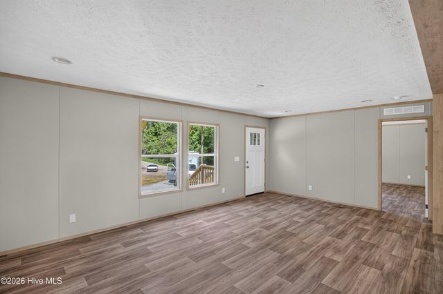358 Mallard Roost Drive, Saint Helena, NC 28425