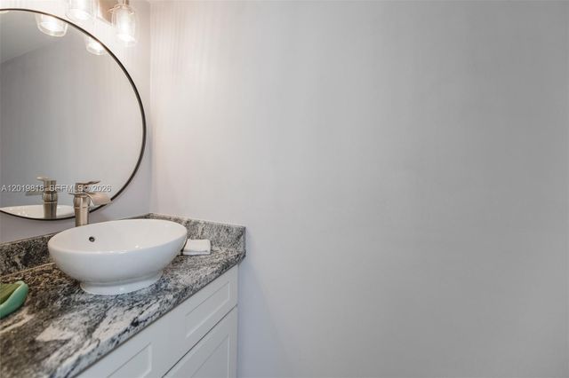 17800 Atlantic Blvd PH9, Sunny Isles Beach, FL 33160