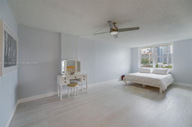 17800 Atlantic Blvd PH9, Sunny Isles Beach, FL 33160