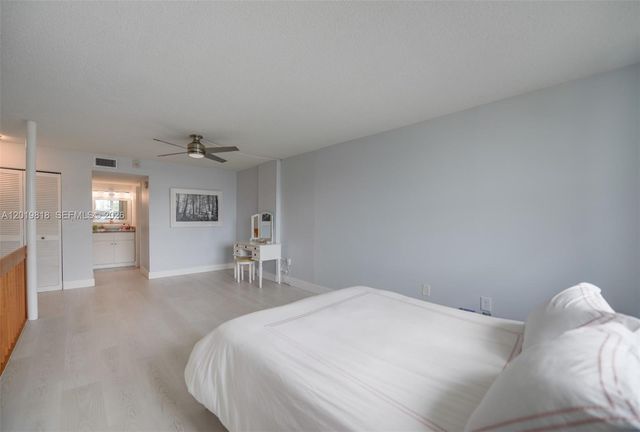 17800 Atlantic Blvd PH9, Sunny Isles Beach, FL 33160