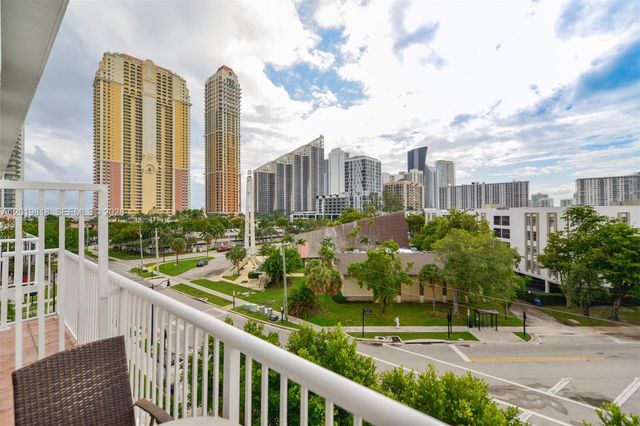 17800 Atlantic Blvd PH9, Sunny Isles Beach, FL 33160