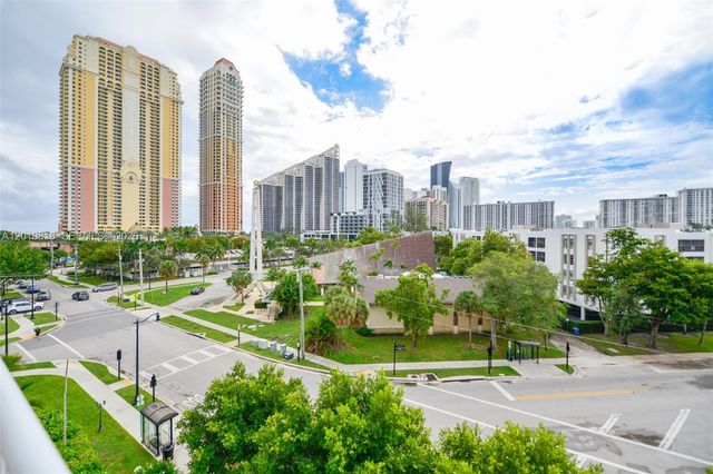 17800 Atlantic Blvd PH9, Sunny Isles Beach, FL 33160