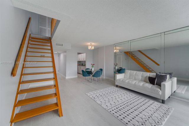 17800 Atlantic Blvd PH9, Sunny Isles Beach, FL 33160