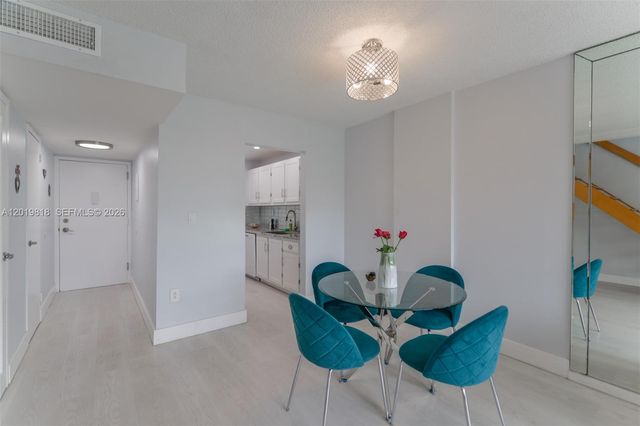 17800 Atlantic Blvd PH9, Sunny Isles Beach, FL 33160