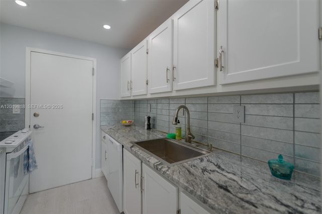 17800 Atlantic Blvd PH9, Sunny Isles Beach, FL 33160