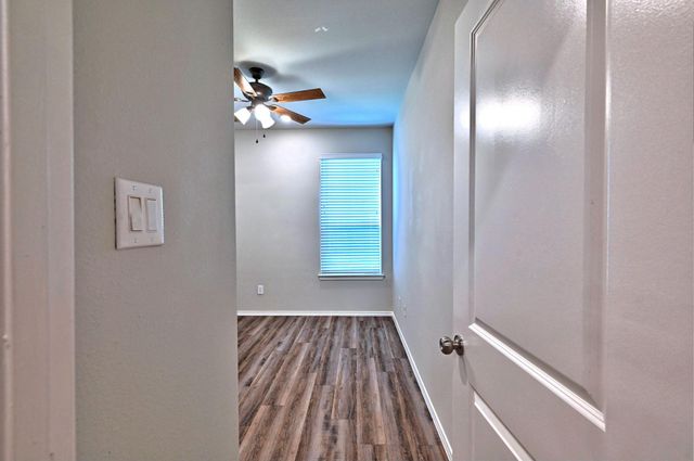 11550 Persimmon Street, Willis, TX 77318