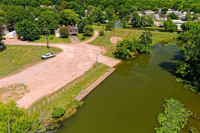 11550 Persimmon Street, Willis, TX 77318