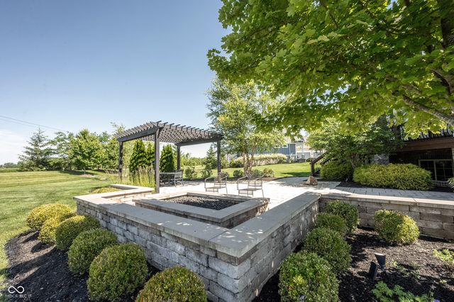 18176 Lakes End Drive, Westfield, IN 46074