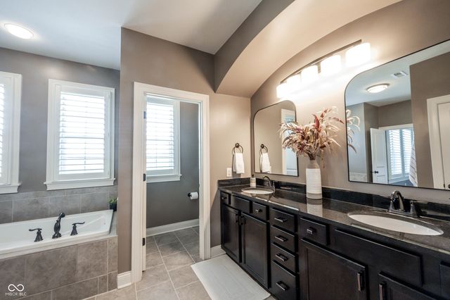 18176 Lakes End Drive, Westfield, IN 46074