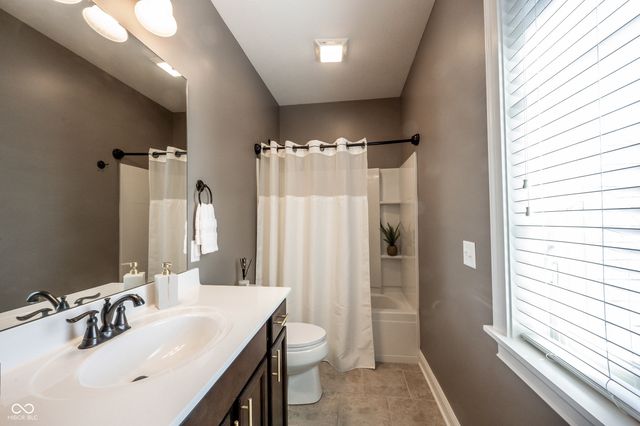 18176 Lakes End Drive, Westfield, IN 46074