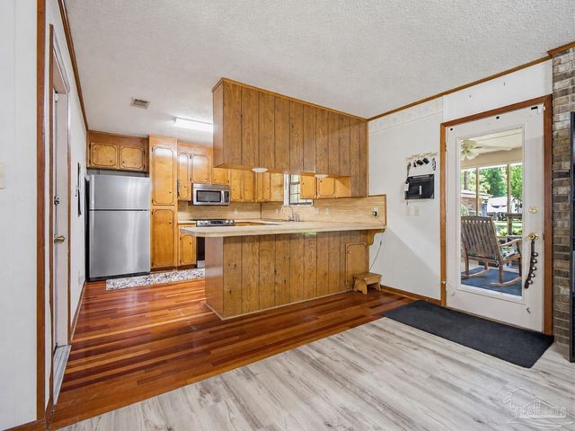 711 Bison St, Pensacola, FL 32514