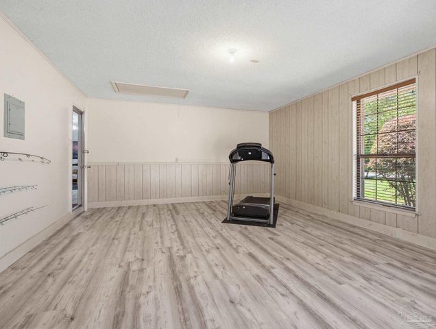 711 Bison St, Pensacola, FL 32514