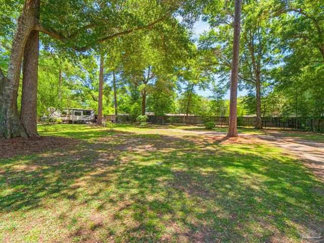 711 Bison St, Pensacola, FL 32514