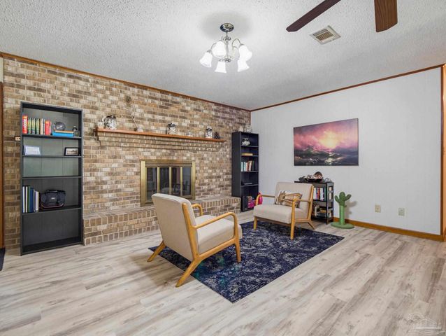 711 Bison St, Pensacola, FL 32514