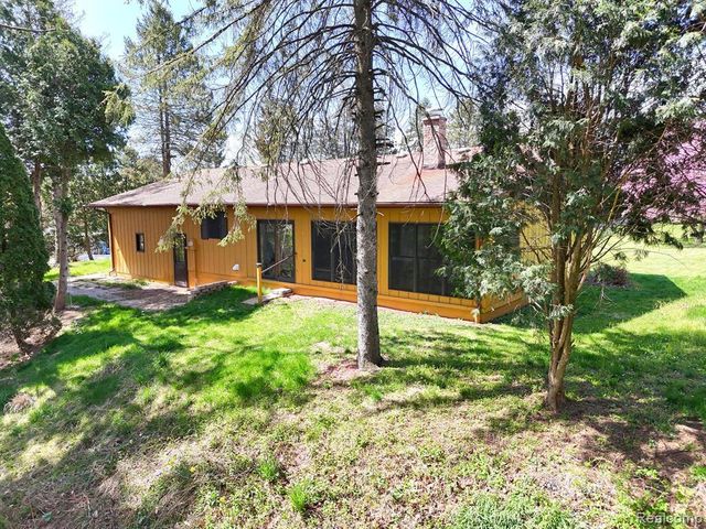 11575 Us Highway 31, Berrien Springs, MI 49103