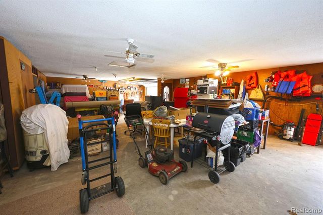 11575 Us Highway 31, Berrien Springs, MI 49103