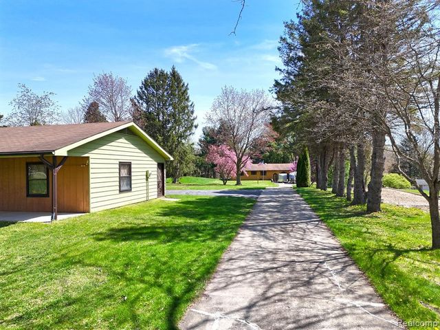 11575 Us Highway 31, Berrien Springs, MI 49103