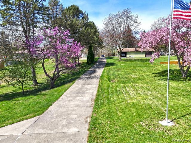 11575 Us Highway 31, Berrien Springs, MI 49103