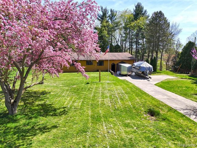 11575 Us Highway 31, Berrien Springs, MI 49103