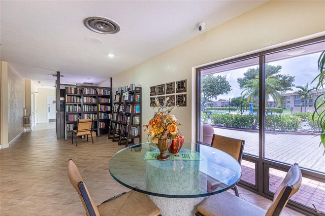 9420 Sunrise Lakes Boulevard 212, Sunrise, FL 33322