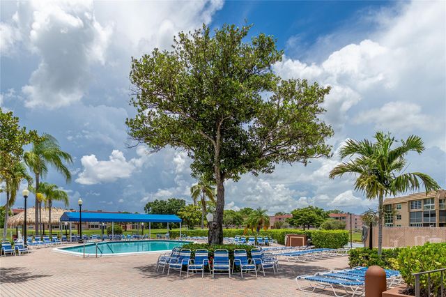 9420 Sunrise Lakes Boulevard 212, Sunrise, FL 33322