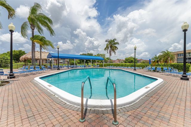 9420 Sunrise Lakes Boulevard 212, Sunrise, FL 33322