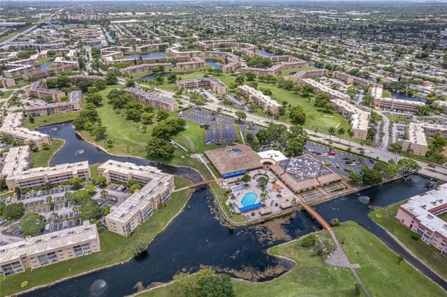 9420 Sunrise Lakes Boulevard 212, Sunrise, FL 33322