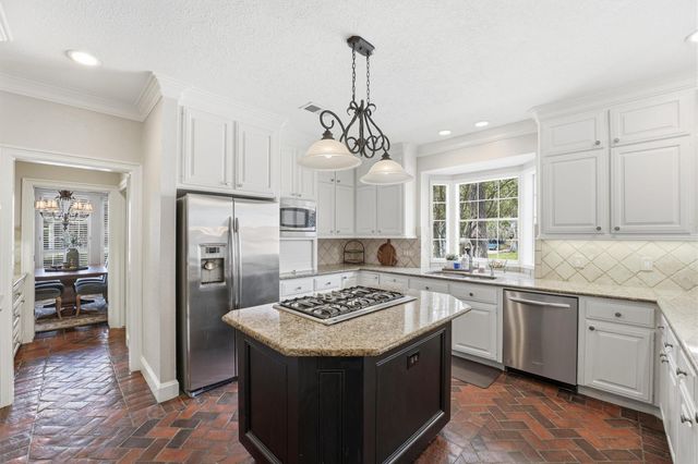 1802 Lofty Maple Trail, Kingwood, TX 77345