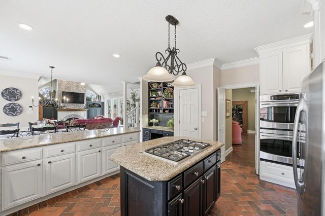 1802 Lofty Maple Trail, Kingwood, TX 77345