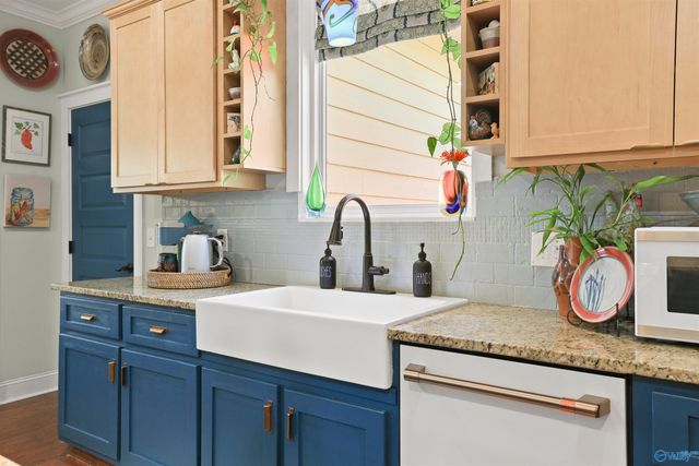 1008 Laurinda Lane, Guntersville, AL 35976