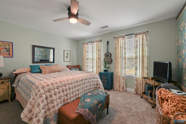 1008 Laurinda Lane, Guntersville, AL 35976