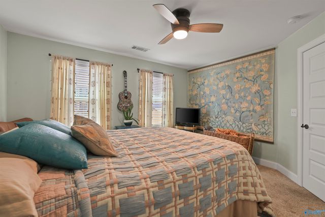 1008 Laurinda Lane, Guntersville, AL 35976