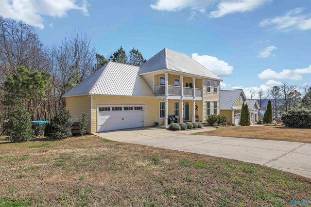 1008 Laurinda Lane, Guntersville, AL 35976