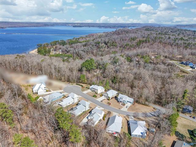 1008 Laurinda Lane, Guntersville, AL 35976