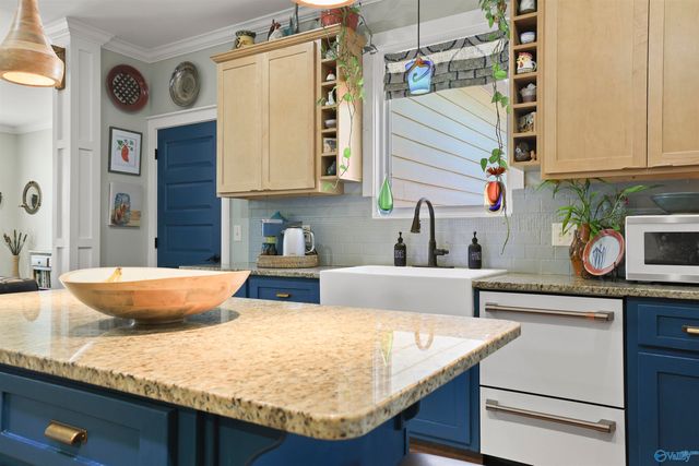 1008 Laurinda Lane, Guntersville, AL 35976