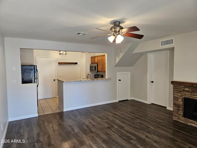 30 E BROWN Road 1064, Mesa, AZ 85201